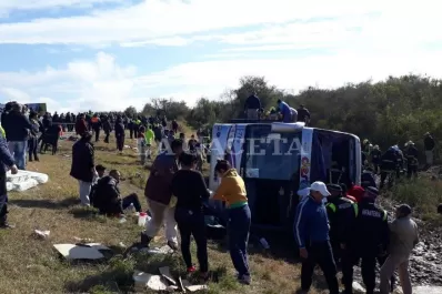 Vuelco y tragedia en La Madrid: en vivo desde el lugar del accidente