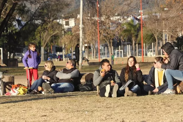 ¿Será feriado puente el lunes 8 de julio?