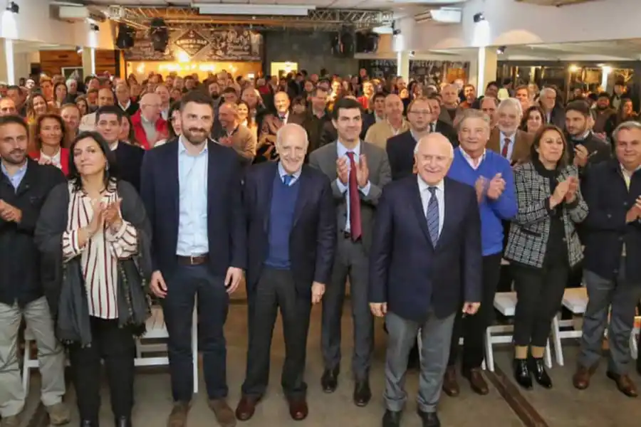 Somos una tercera posición que mira al futuro, aseguraron Lavagna y Urtubey junto a Lifschitz