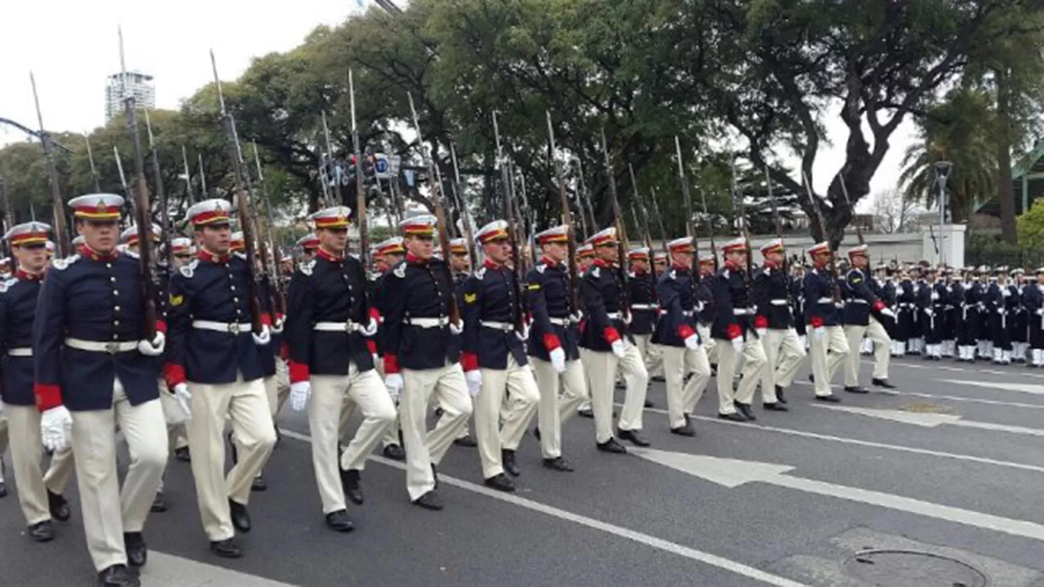 El Gobierno nacional celebrará el Día de la Independencia con un desfile militar en Buenos Aires