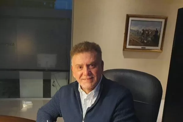 Courel y Amaya se diputan la presencia de Macri en las boletas