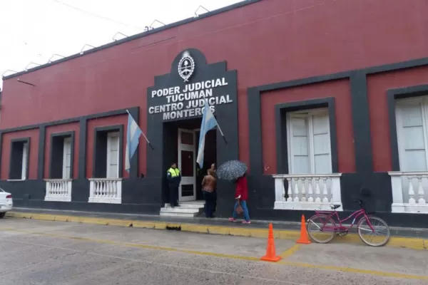 Un adolescente de Tucumán se convirtió en el primer hijo adoptante de sus padres en el país