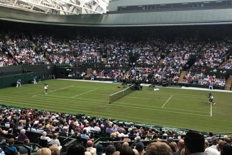 CONVOCANTE. Cualquiera de las Williams atrae la atención. Esta vez Venus lo hizo, pero Gauff le arrebató el protagonismo. foto de federico van mameren (especial para lg deportiva)