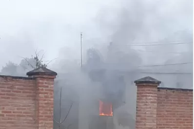 Por un cortocircuito se incendió una casa en Tafí Viejo