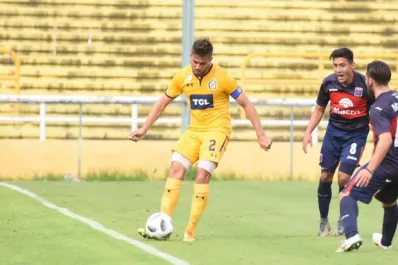 Giménez llegó al Santo; esperan por Bellone y van por más