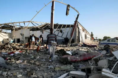 Un ataque aéreo en Libia deja 53 muertos