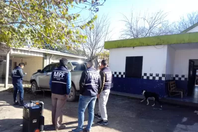 Entraron armados a una casa, golpearon al propietario y se llevaron su camioneta