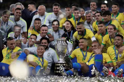 En Brasil salieron a pegarle a Messi luego de sus polémicas