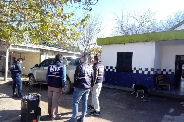 Entraron armados a una casa, golpearon al propietario y se llevaron su camioneta