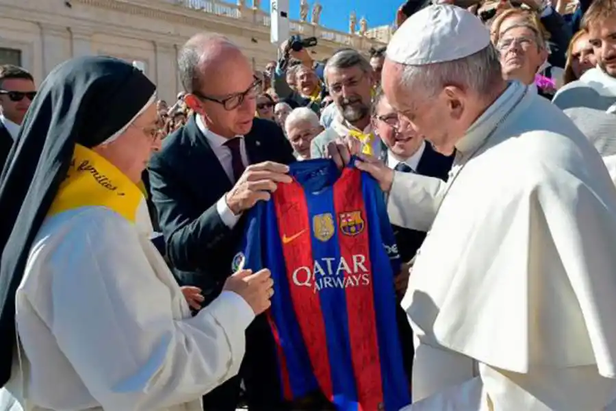 “La monja tuitera” salió a bancar a Messi: es tucumana y grabó un video que fue viral