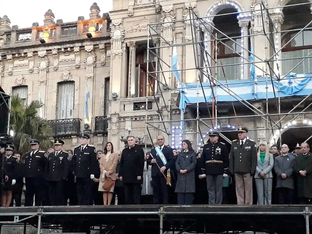 Durante el tradicional chocolate, Manzur y Jaldo lamentaron la muerte de De la Rúa
