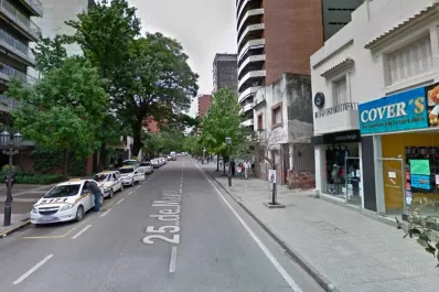 Saltaron la reja, rompieron una puerta y robaron en el séptimo piso a plena luz del día