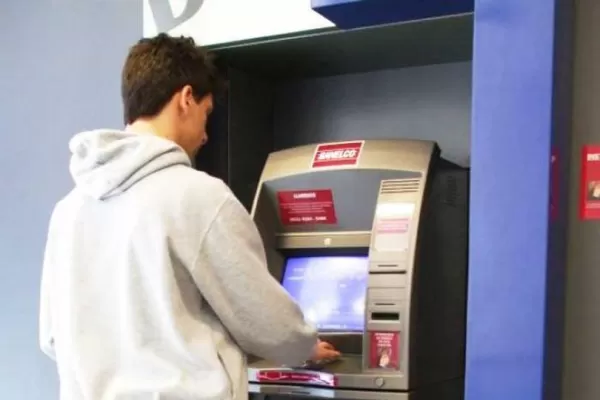 A partir de septiembre, los adolescentes podrán abrir cuentas en los bancos