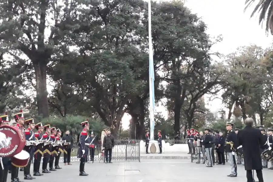Durante el tradicional chocolate, Manzur y Jaldo lamentaron la muerte de De la Rúa
