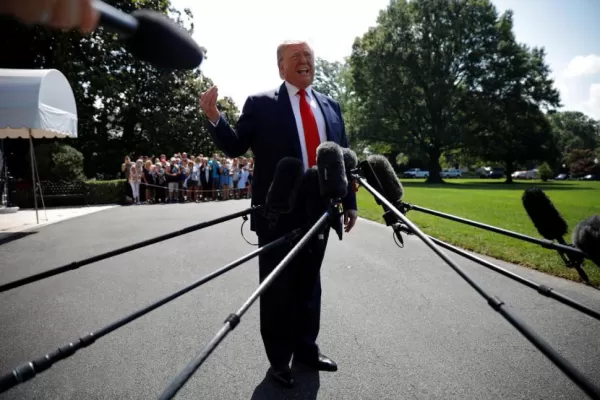 Trump criticó la “estupidez” de May y de su embajador