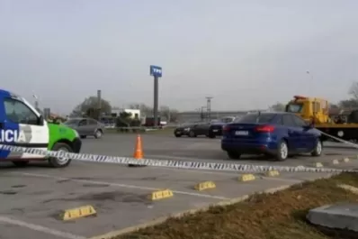 Como en una película cómica, policías que perseguían a un narco se tomaron a tiros entre ellos