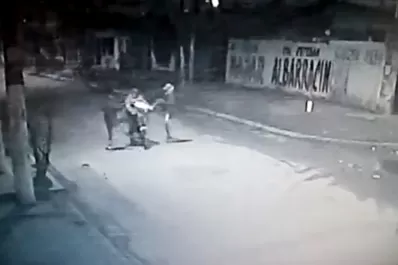 Violento robo en Las Talitas: lo hicieron caer de la moto y luego lo atacaron a pedradas
