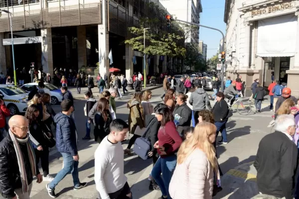 Paro de colectivos: pagaron hasta $ 1.200 en taxi para ir al trabajo