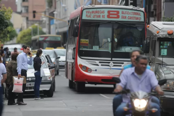 Transporte: la Capital endurece las multas y declara el servicio como “esencial”