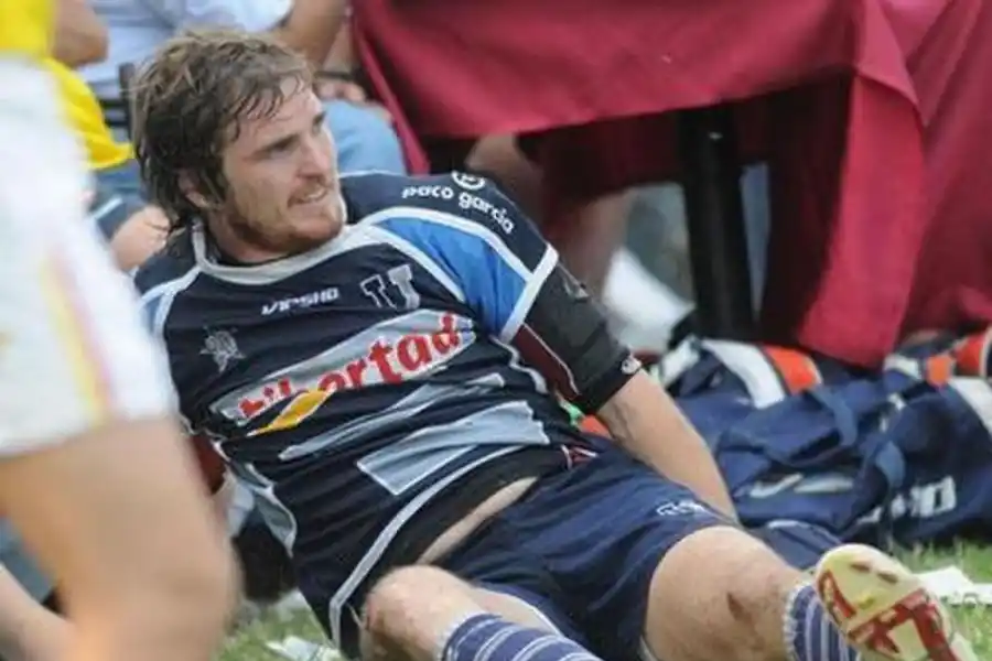 RECUERDOS. Diego Más venía siendo la figura de “Uni” en la final de 2008, pero debió salir por una lesión  