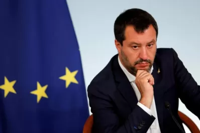 Salvini renueva su embestida en contra de los gitanos en Italia