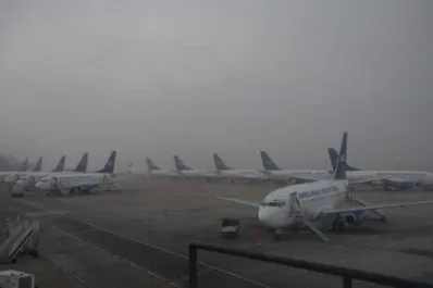 Desvíos, cancelaciones y demoras en Ezeiza, Aeroparque y El Palomar por la niebla
