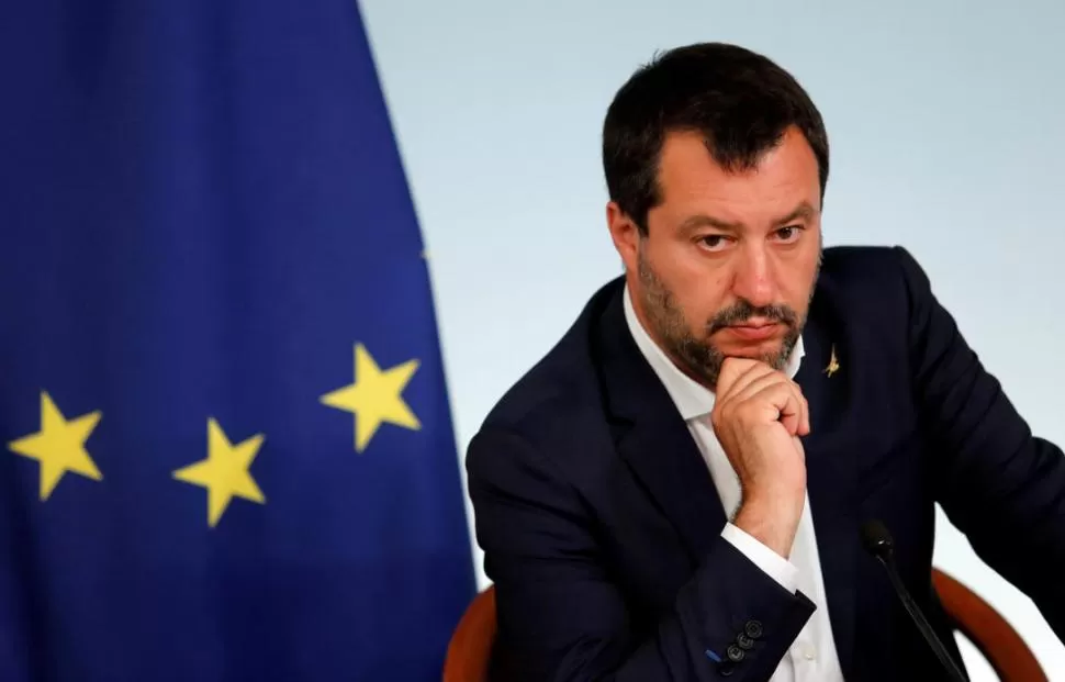 CUESTIONADOS. A Salvini le piden respeto por la dignidad humana. reuters