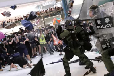 Hong Kong exige cambios políticos