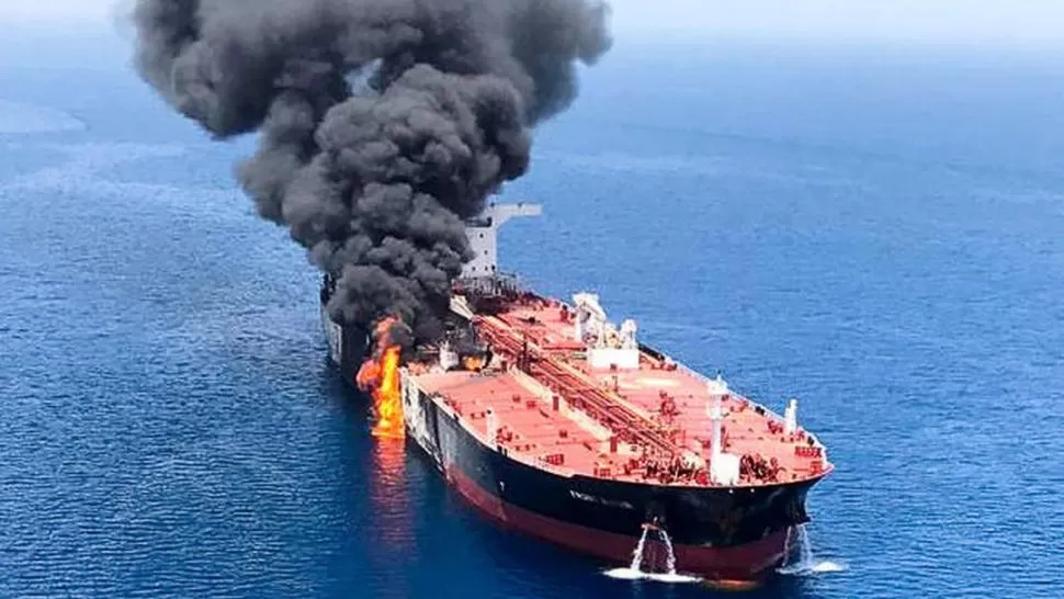 SITIO ESTRATÉGICO. En junio hubo un incidente con buques petroleros en el estrecho de Ormuz. reuters