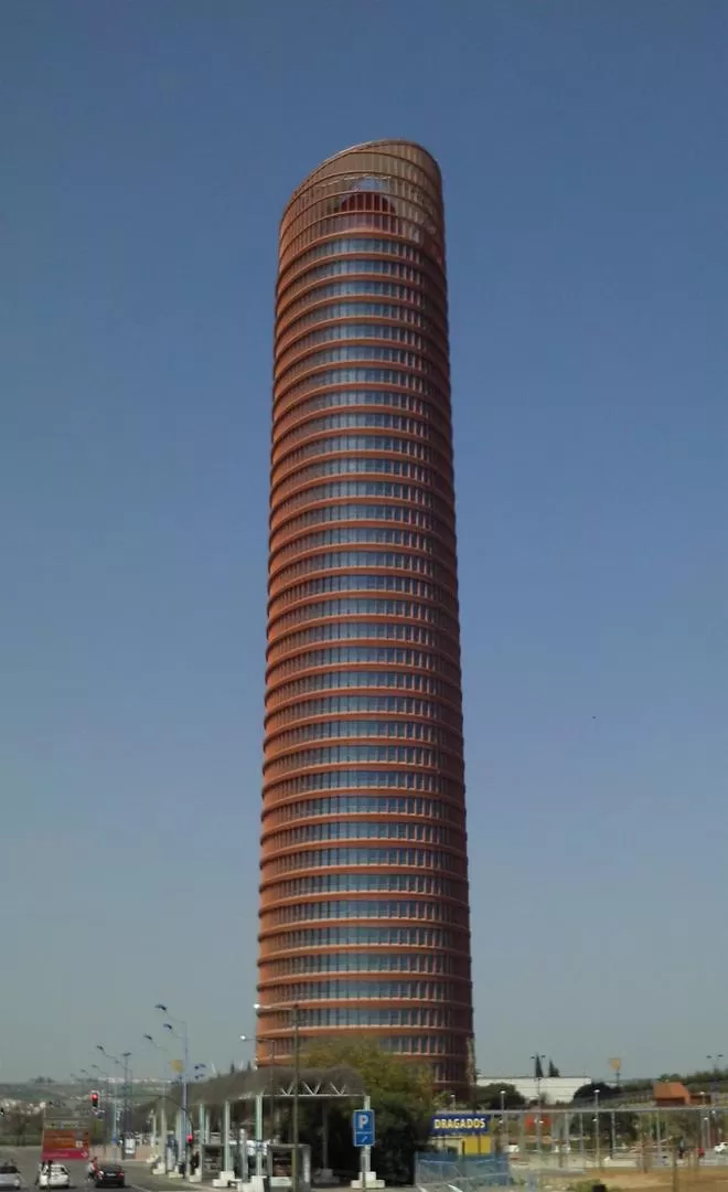 LA TORRE SEVILLA. Fue el primer rascacielos de esa ciudad española. 