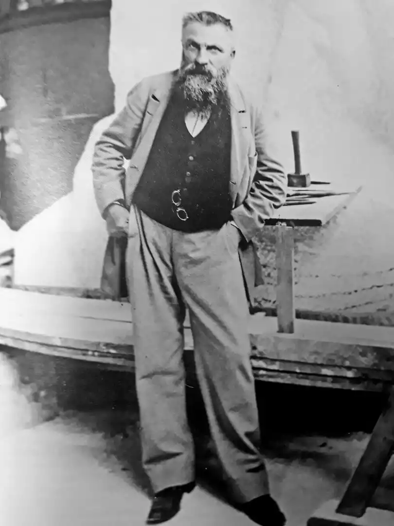 AUGUSTE RODIN. Ya era universalmente admirado cuando modeló el Sarmiento para Buenos Aires