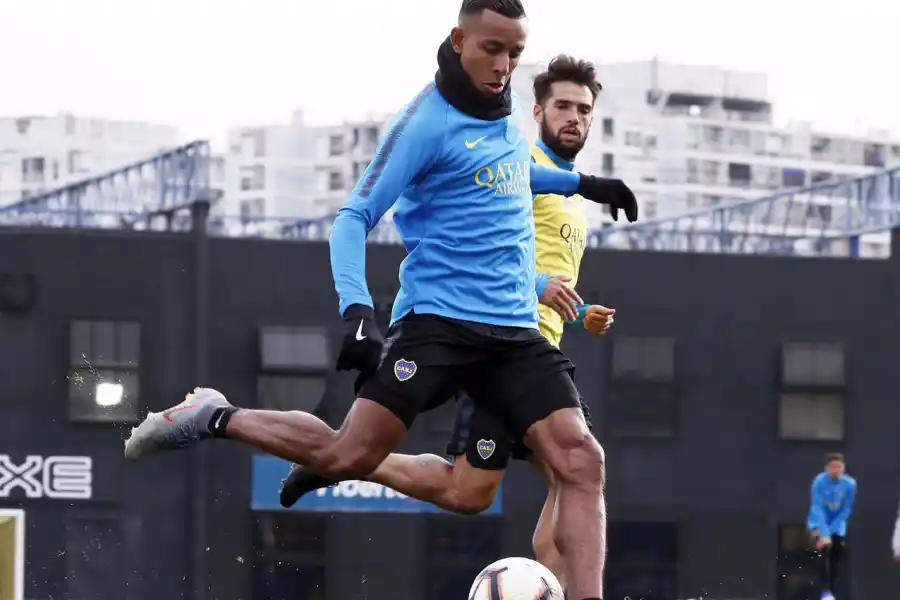 Sebastián Villa. (FOTO TOMADA DE TWITTER @BocaJrsOficial)