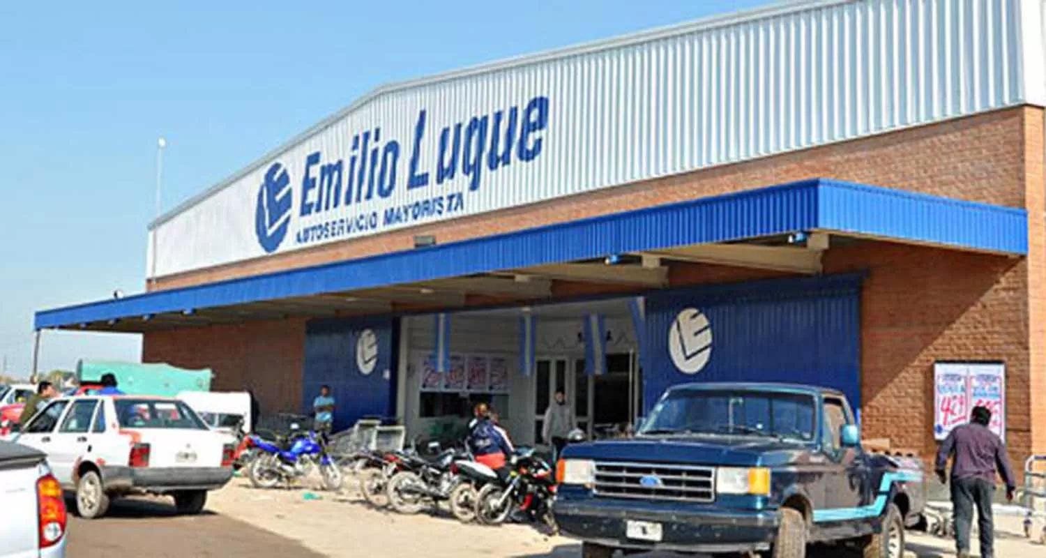 Empleados de Emilio Luque controlan que no se vacíen las tesorerías de los supermercados
