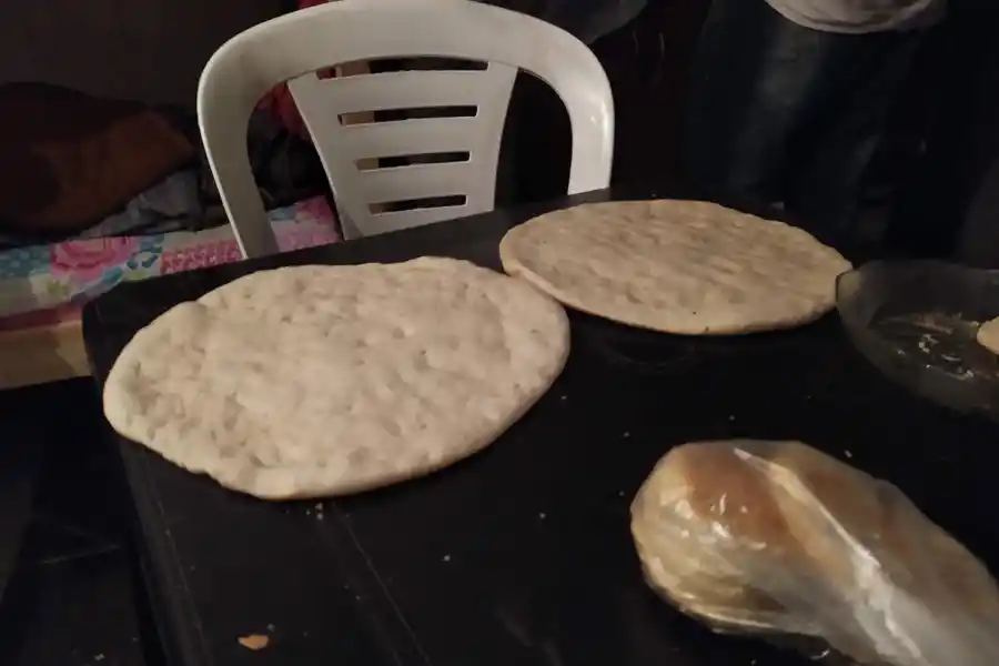 EL MENÚ. La pizza, en pleno proceso. panza llena, corazón contento.