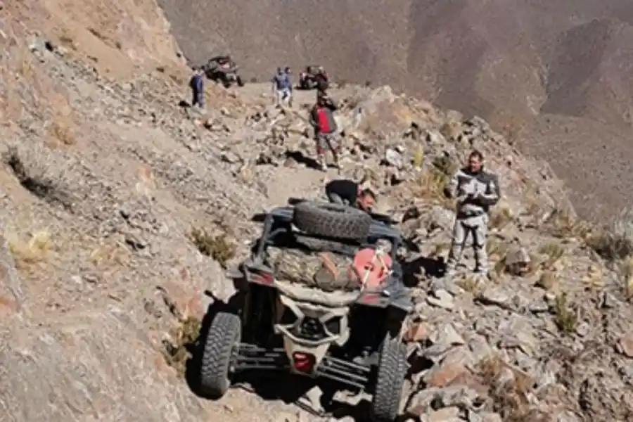 Un tucumano murió al caer por un barranco con su cuatri en Salta