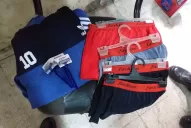 Madre e hijo fueron sorprendidos cuando robaban ropa interior en un local de El Bajo
