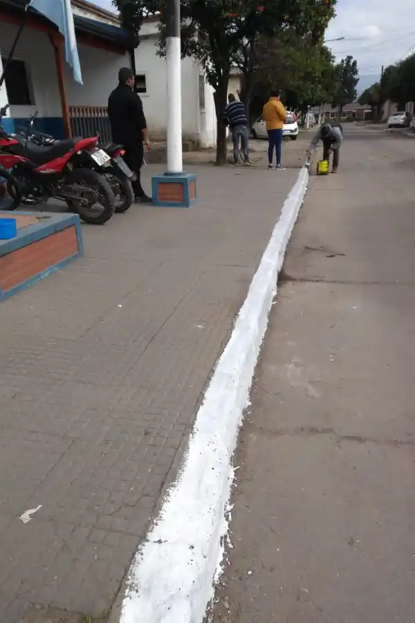 APARECIÓ EL CORDÓN CUENTA. Se llevaron los autos que estaban en la puerta de la división Homicidios.