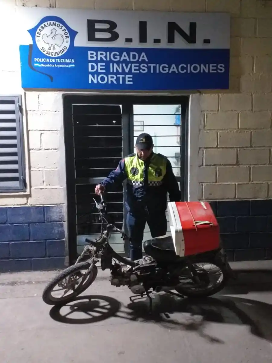 Circulaba en una moto involucrada en dos robos distintos: quedó aprehendido