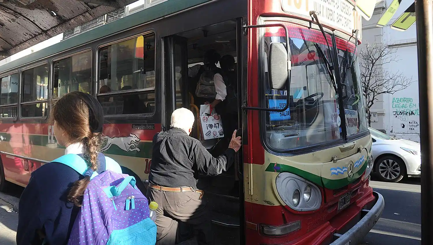 Compás de espera de UTA: podría haber paro el martes en Tucumán