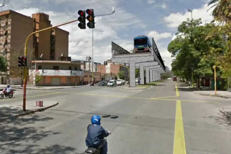 FRENTE A LA EX QUINTA AGRONÓMICA. La estructura también se extendería sobre la avenida Néstor Kirchner.