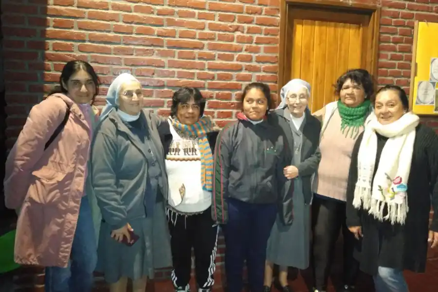 Las hermanas y voluntarias.