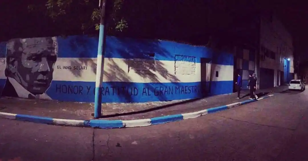 EL MAESTRO. Solari también fue homenajeado. 