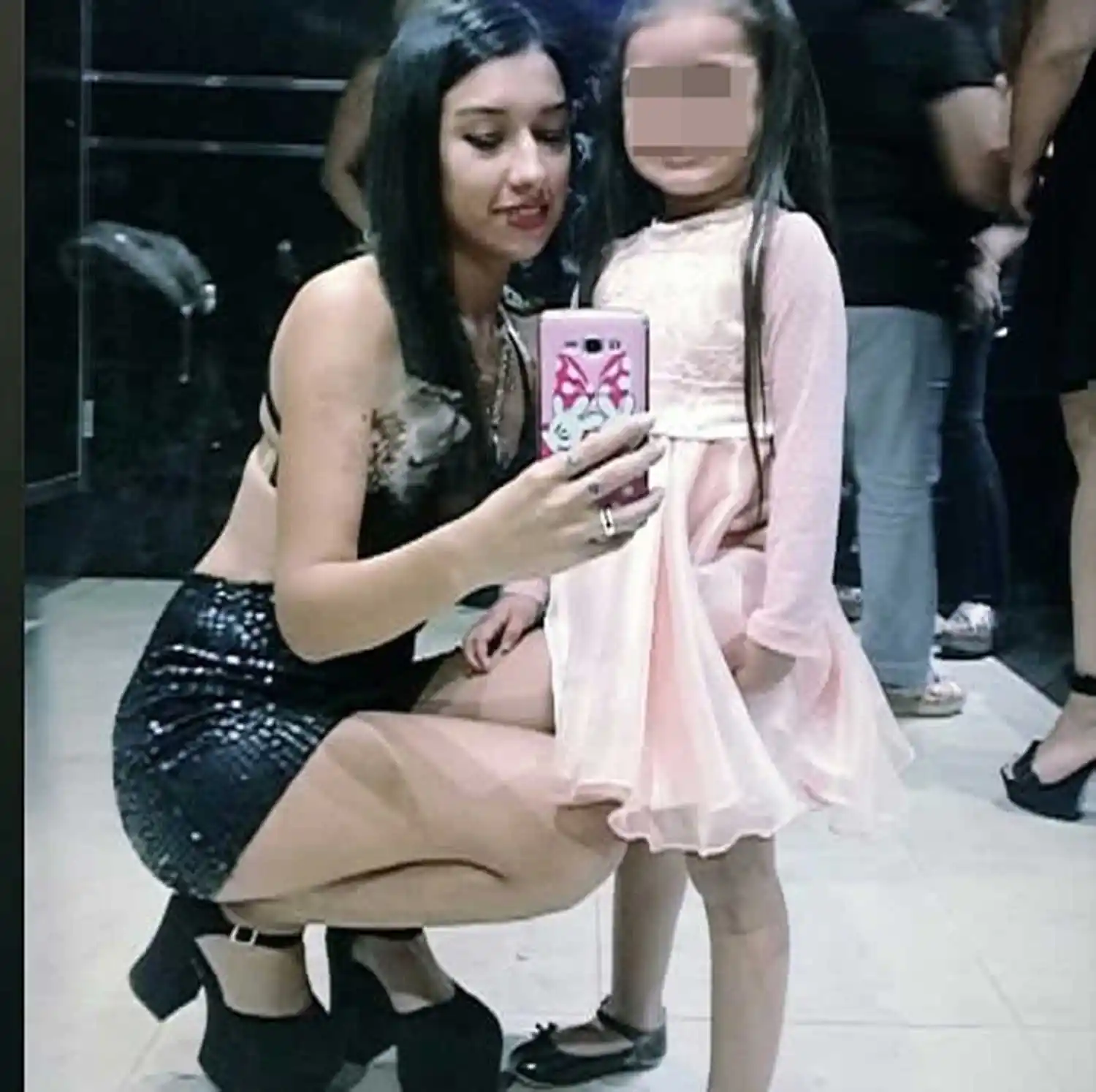 CON SU HIJA. Tamara tenía 23 años y una hija de cuatro.
