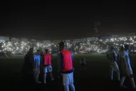 Atlético, frenado por la oscuridad