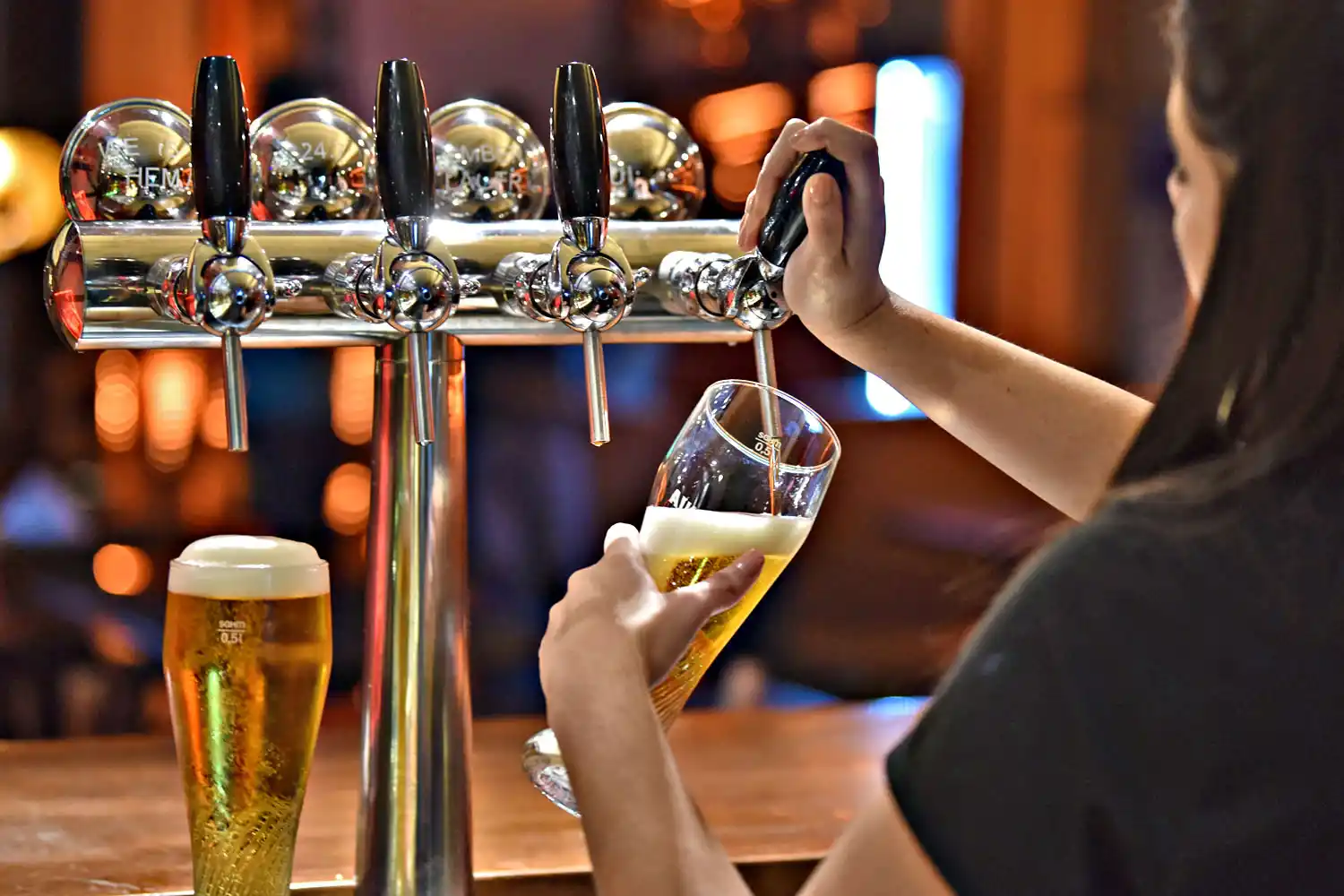 Día de la Cerveza: los tucumanos la prefieren clásica, pero se animan a experimentar