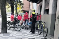 Deliverys: las aplicaciones te apuran, por eso ves cadetes en contramano