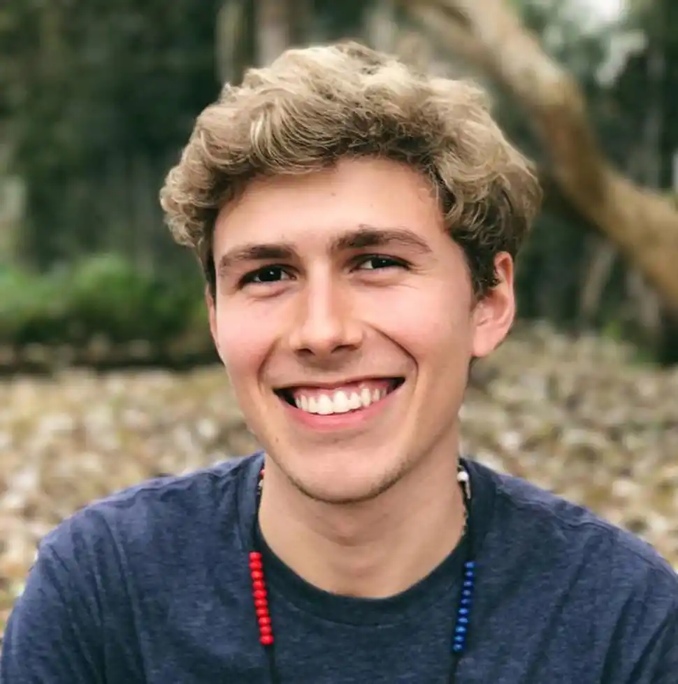 Una película encendió la emoción y el debate entre seis exalumnos del Gymnasium