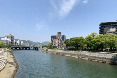 El recorrido por el museo de Hiroshima perturba los sentidos al mostrar el rostro de la barbarie