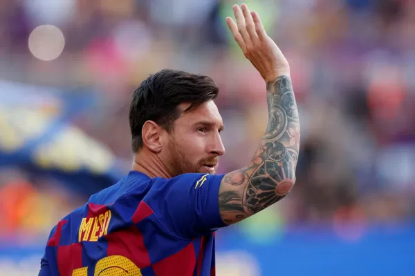 En su primer entrenamiento con Barcelona, Messi se lesionó y se pierde la gira