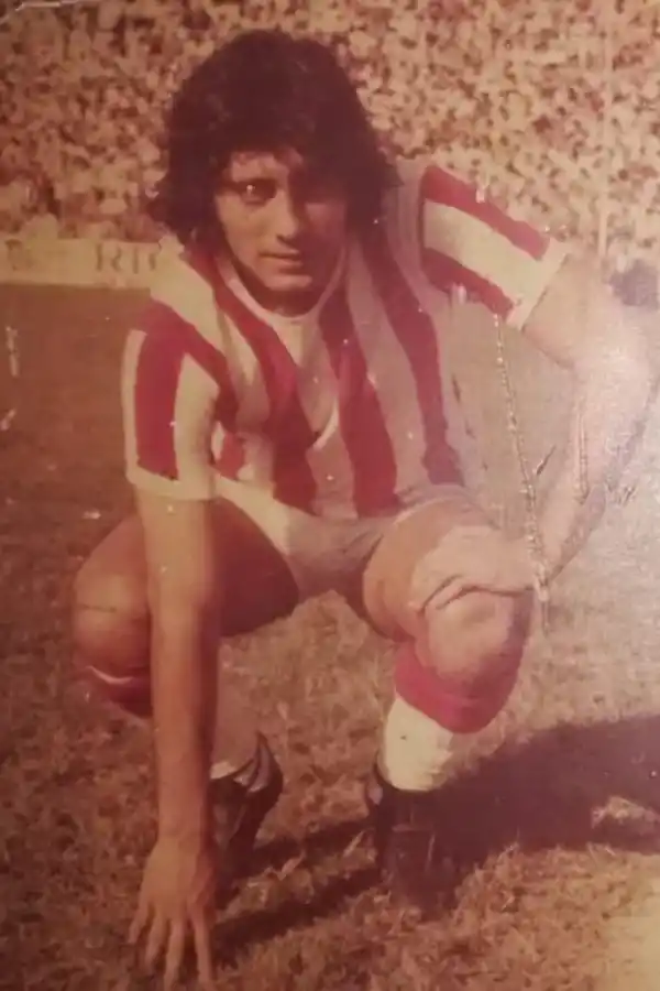 “ALBIRROJO”. Con el “Santo” dio tres vueltas olímpicas, entre 1980 y 1982.